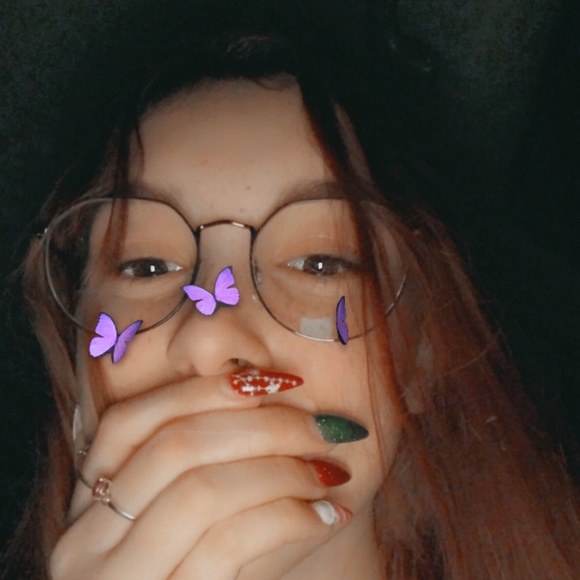 Meet your Posher, Emeleigh - Picture 1 of 1